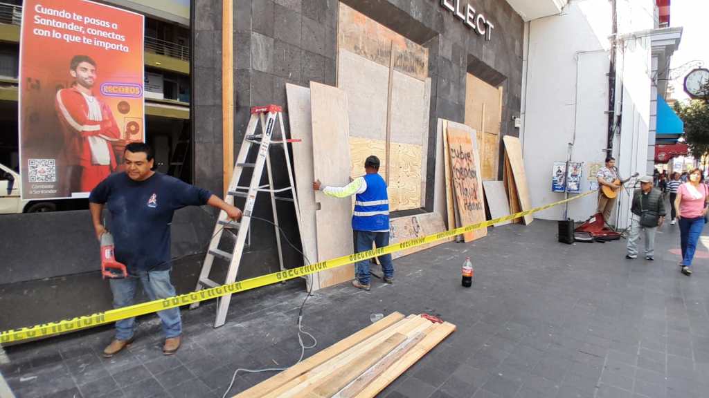 Blindan bancos previo a manifestaciones del 8M, en&nbsp;Xalapa