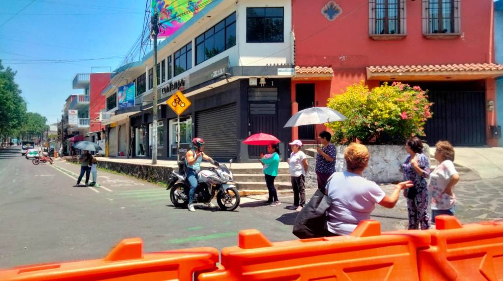 Protestan y bloquean avenida Ruiz Cortines por falta de&nbsp;agua