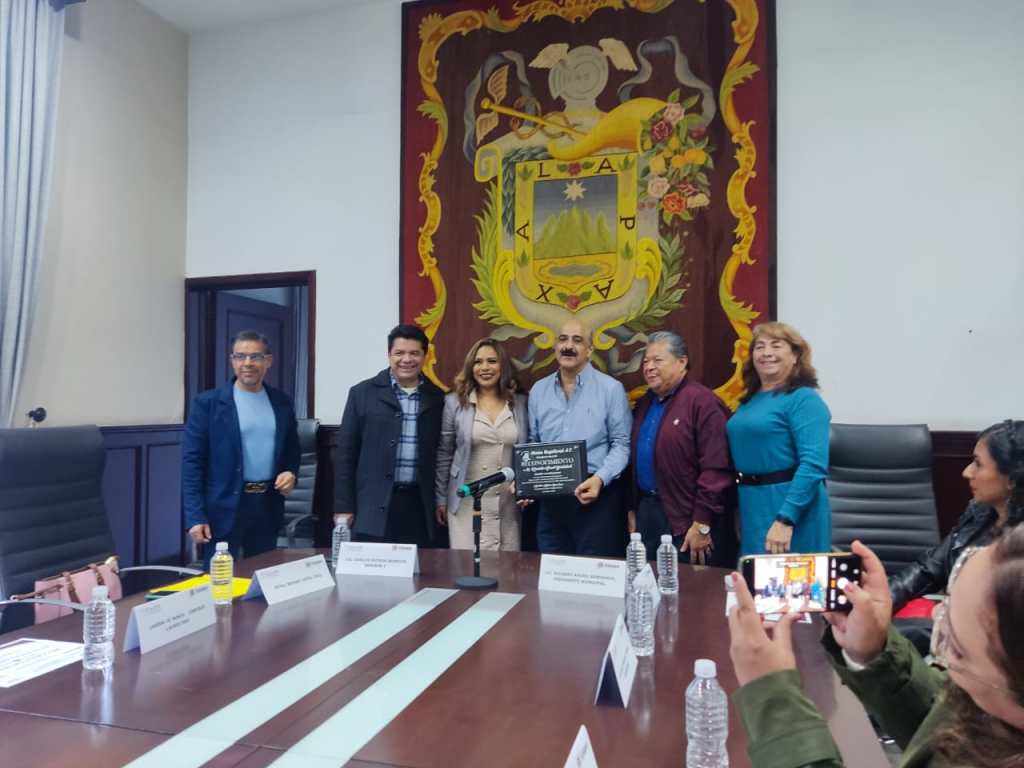 Reconocen a escuelas xalapeñas que participan en proyecto&nbsp;ecológico