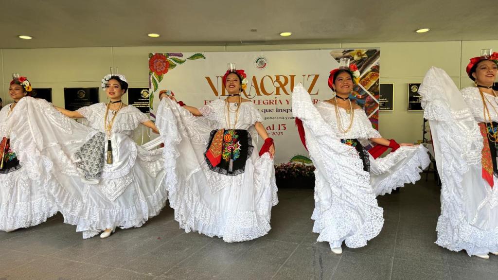 Con exposición, Senado acoge artesanías, gastronomía y cultura de&nbsp;Veracruz