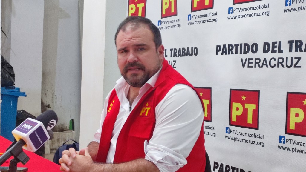 Adrián González advierte que empresas aún se resisten a pagar el salario&nbsp;mínimo